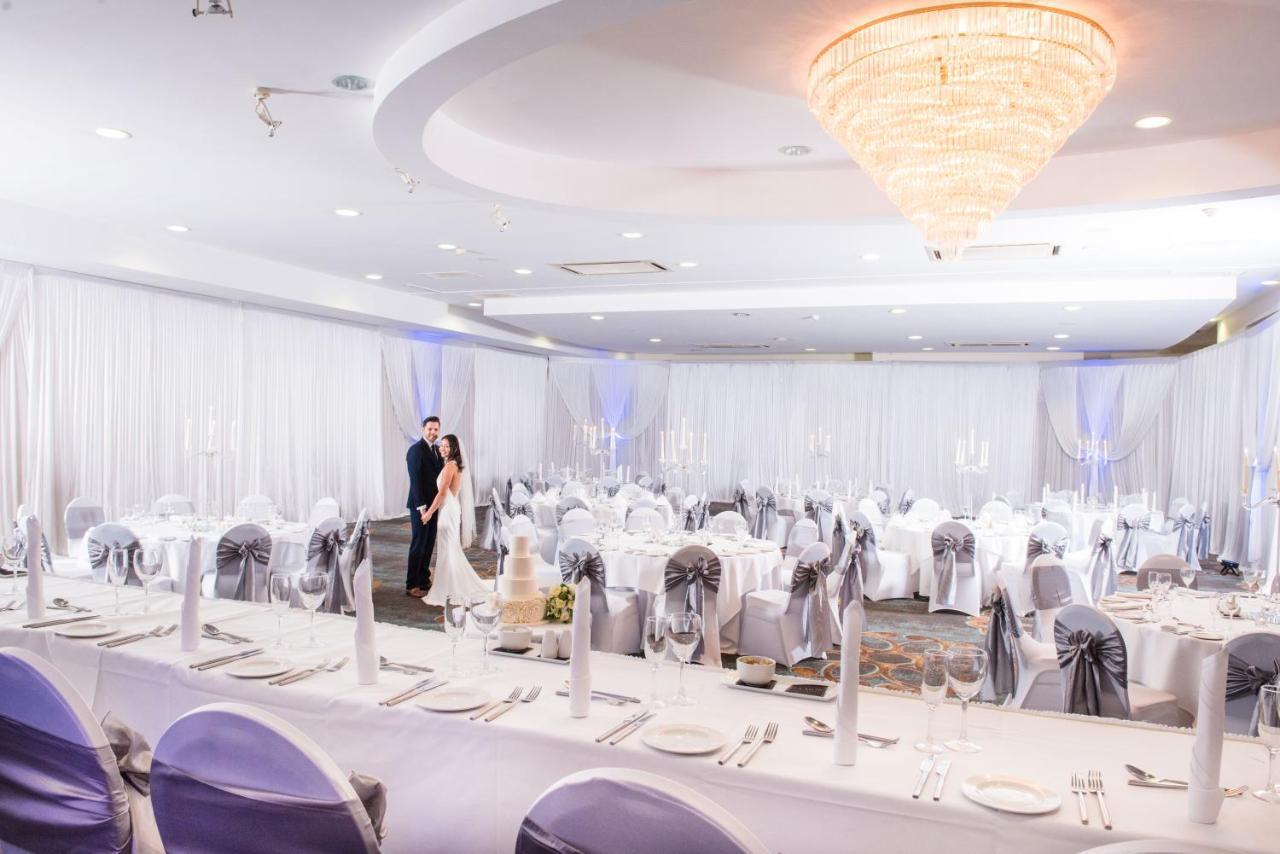 La Mon Hotel & Country Club Castlereagh Exterior foto